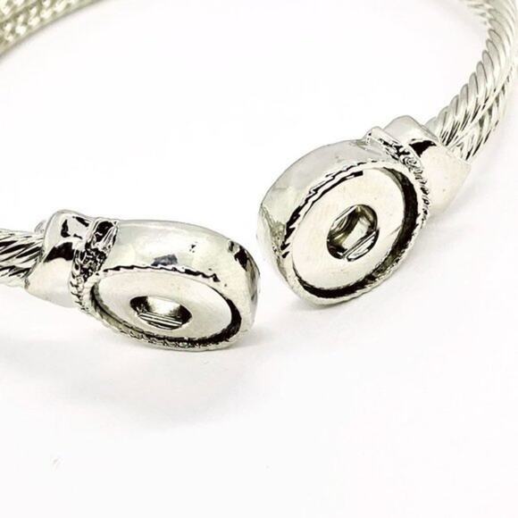 NWOT Snap-Button Charm Silver-Tone Bangle Bracelet - Picture 8 of 8